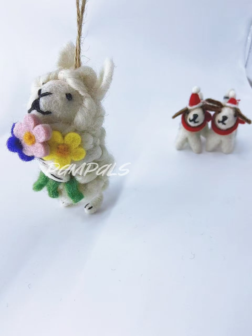 Handmade Customized Wool Felt Pendant Daisy